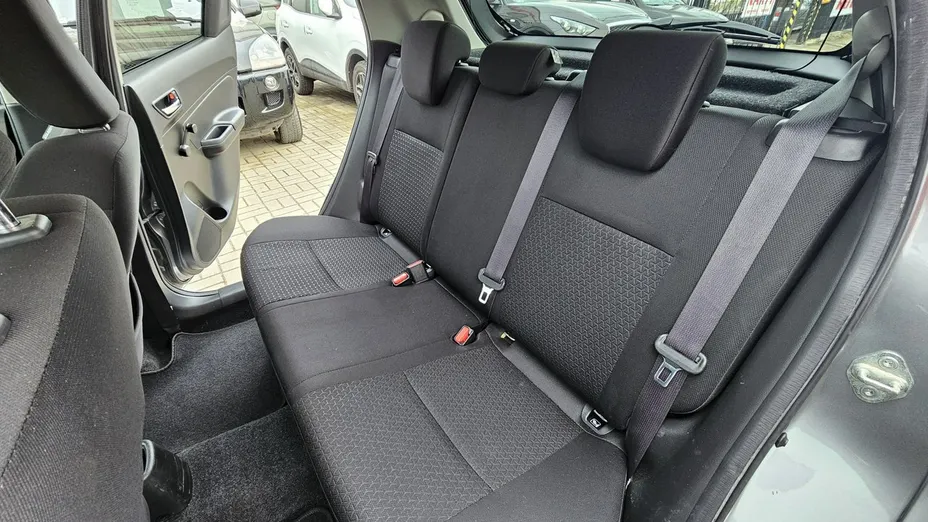 SUZUKI Swift -