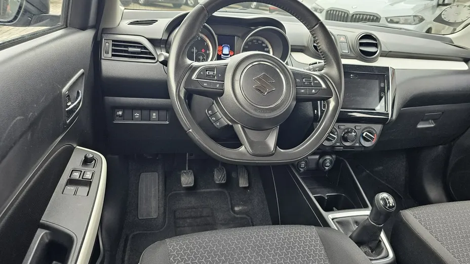 SUZUKI Swift -