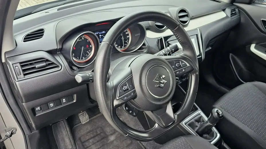 SUZUKI Swift -