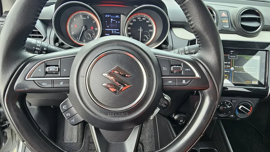 SUZUKI Swift -