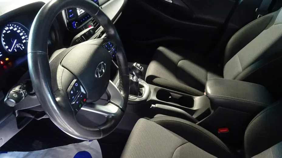HYUNDAI i30 -