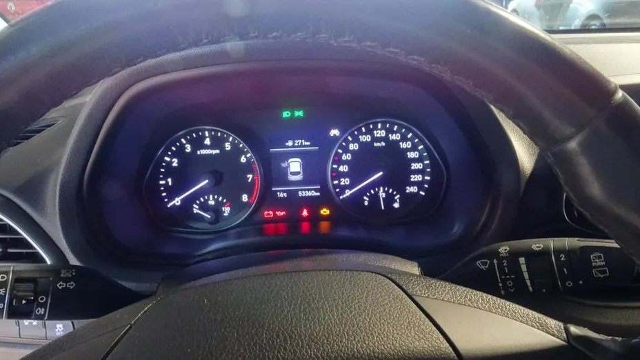 HYUNDAI i30 -
