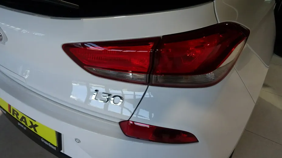 HYUNDAI i30 -
