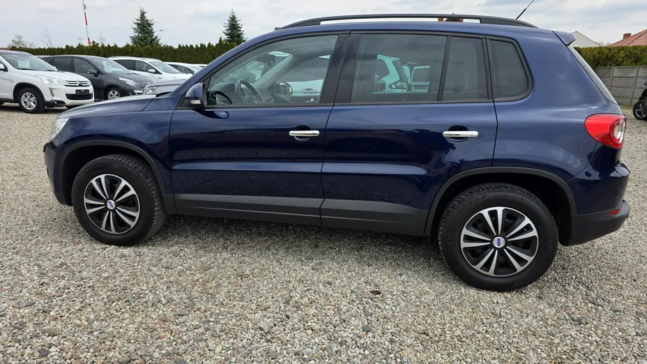 VOLKSWAGEN Tiguan -