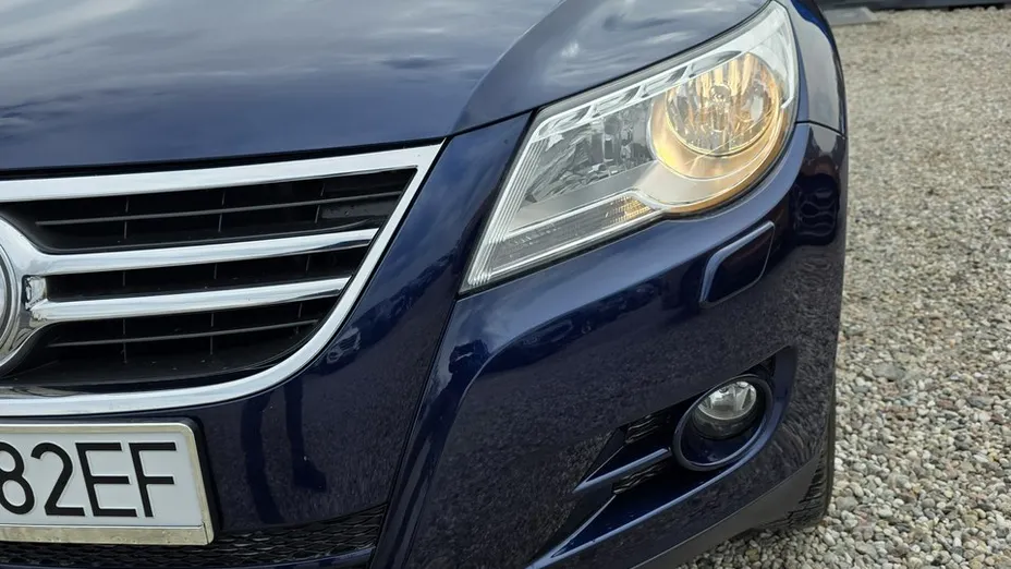 VOLKSWAGEN Tiguan -