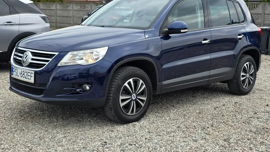 VOLKSWAGEN Tiguan -