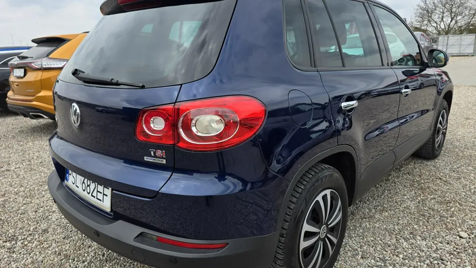 VOLKSWAGEN Tiguan -