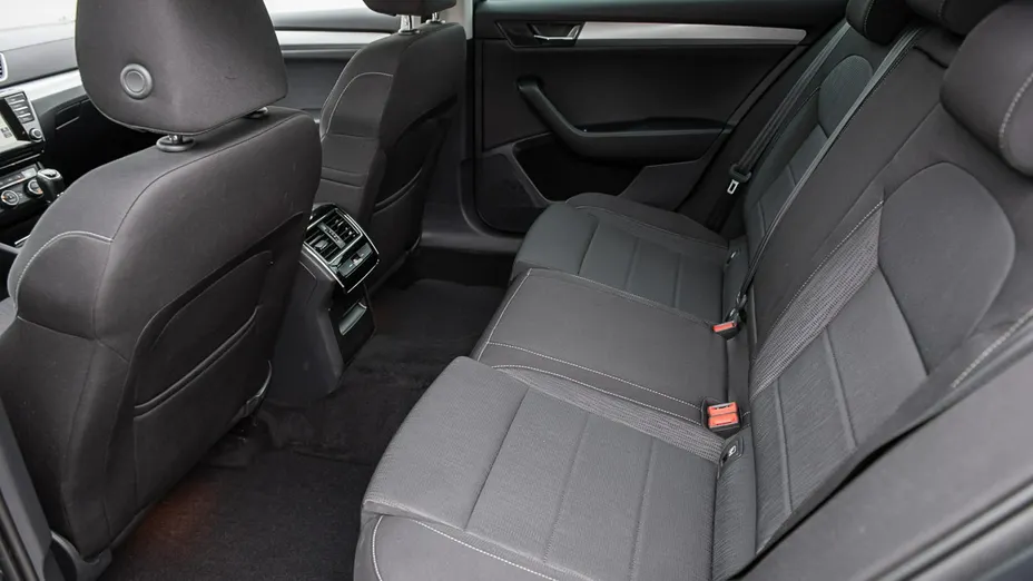 SKODA Superb -