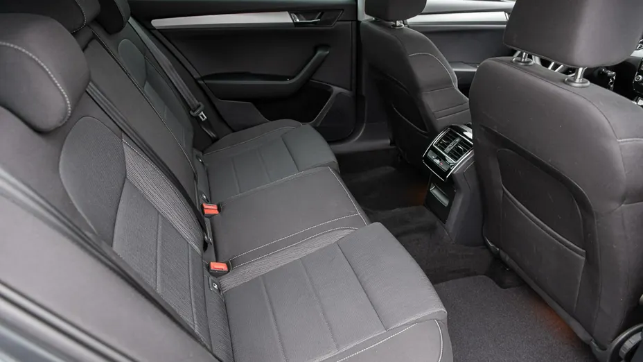 SKODA Superb -