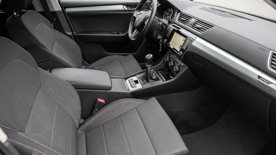 SKODA Superb -