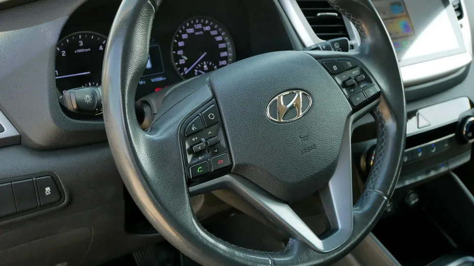 HYUNDAI Tucson -