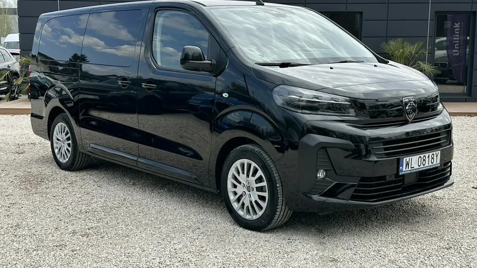 PEUGEOT Traveller -