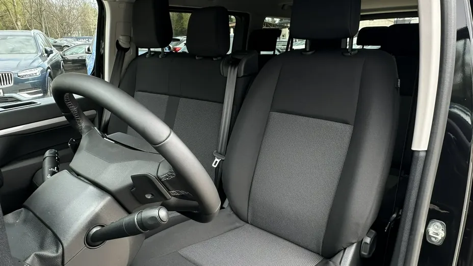 PEUGEOT Traveller -