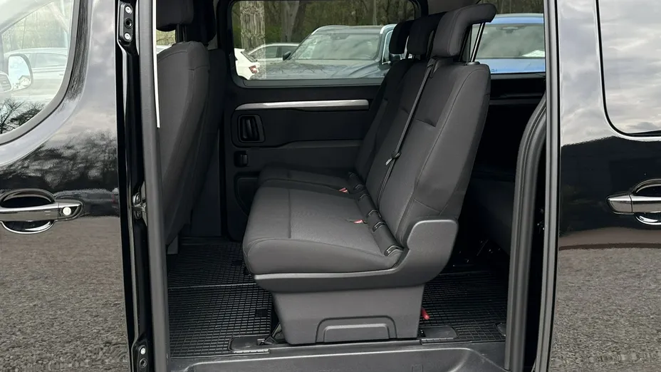 PEUGEOT Traveller -