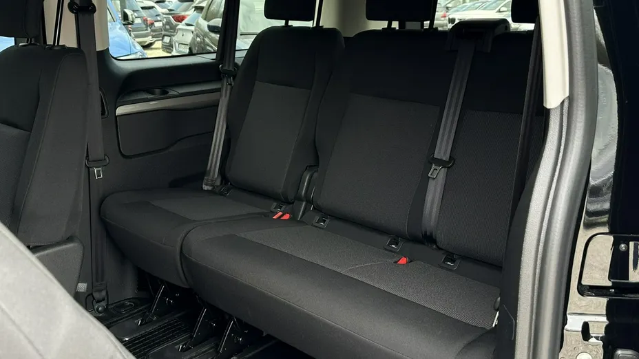 PEUGEOT Traveller -