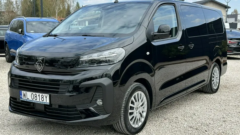 PEUGEOT Traveller -