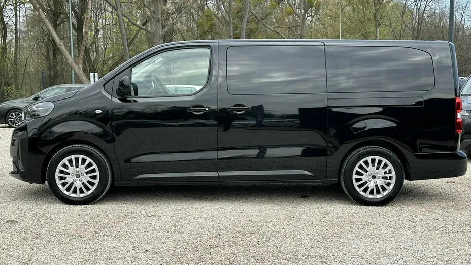 PEUGEOT Traveller -