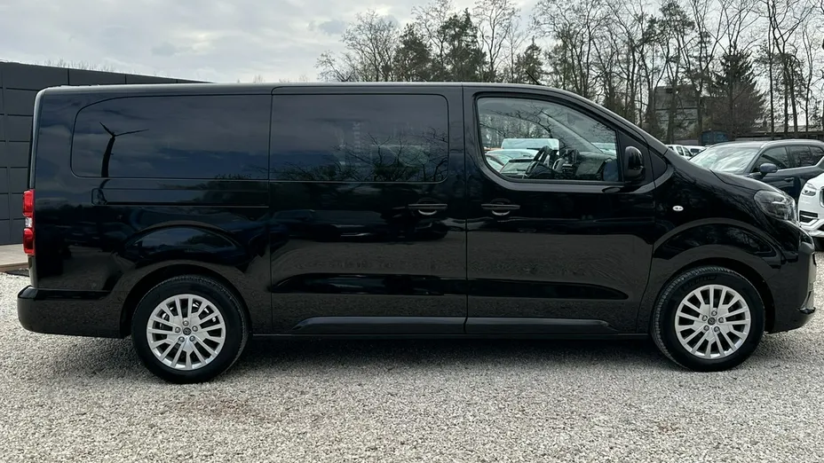 PEUGEOT Traveller -
