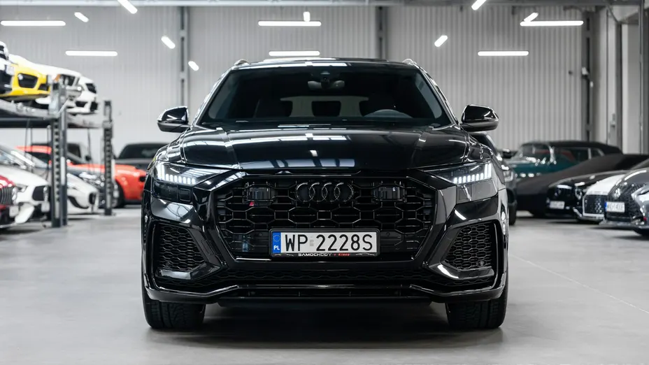 AUDI RS Q8 -