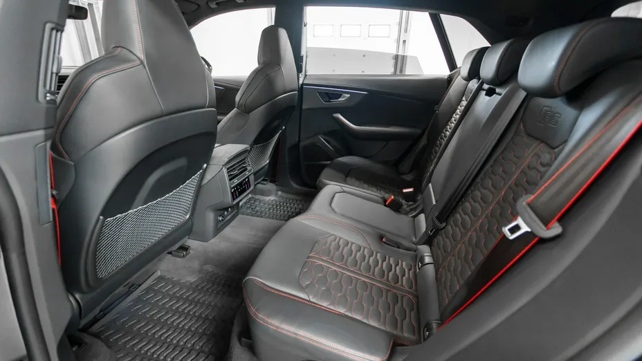 AUDI RS Q8 -
