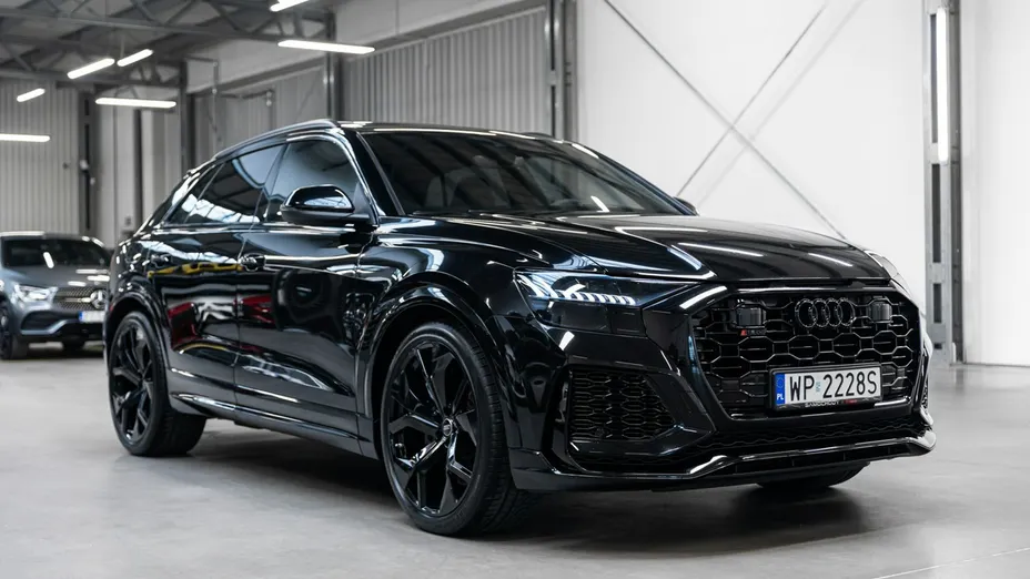 AUDI RS Q8 -