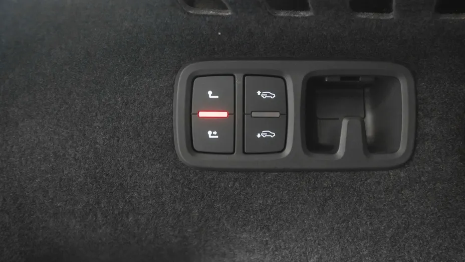 AUDI RS Q8 -