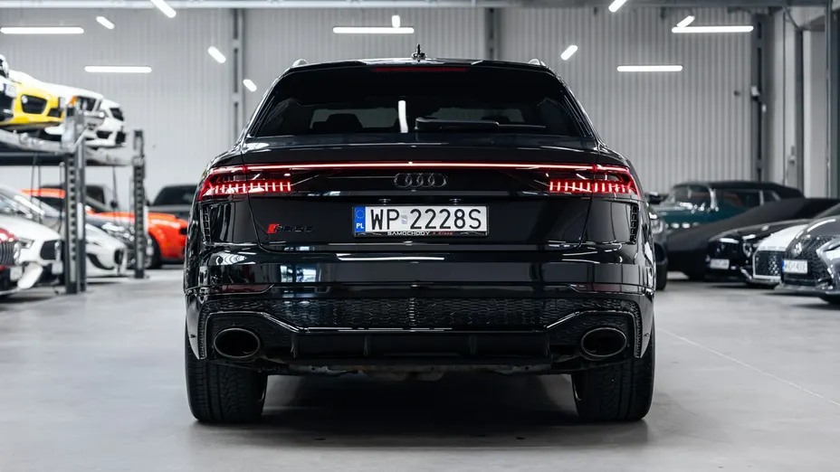 AUDI RS Q8 -