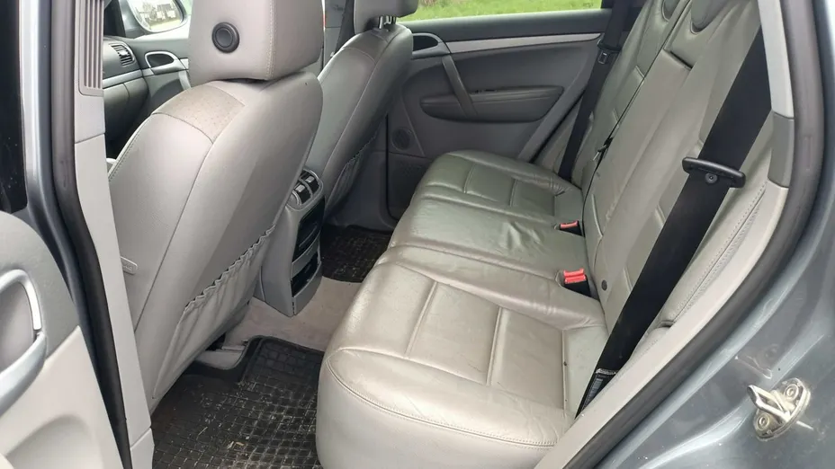 PORSCHE Cayenne -
