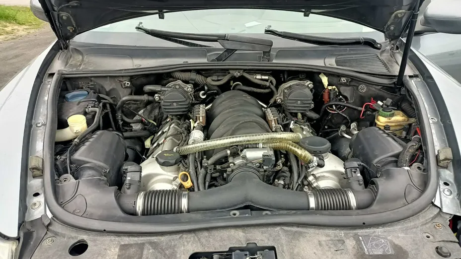 PORSCHE Cayenne -