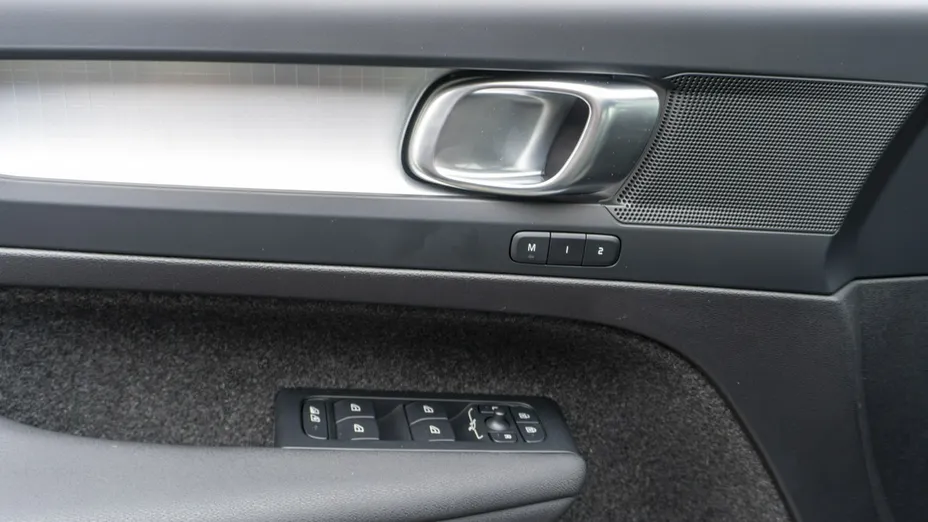 VOLVO XC40 -
