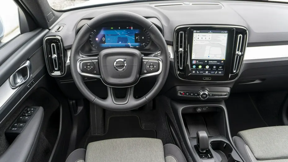 VOLVO XC40 -
