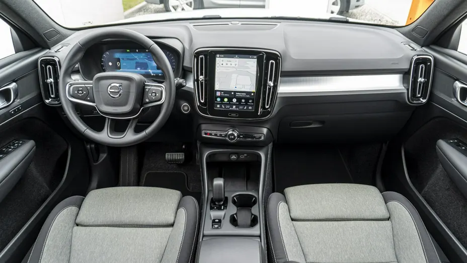 VOLVO XC40 -