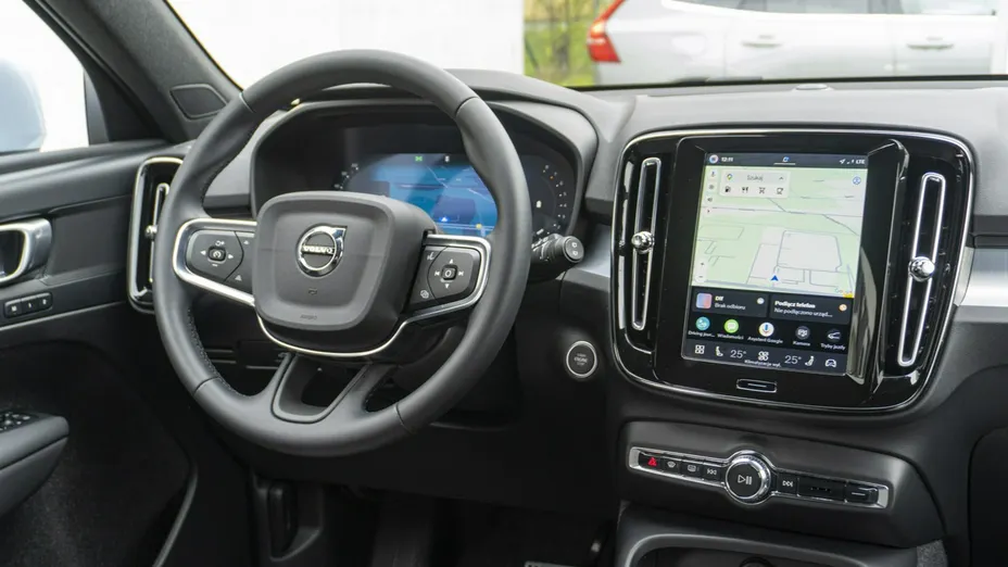 VOLVO XC40 -