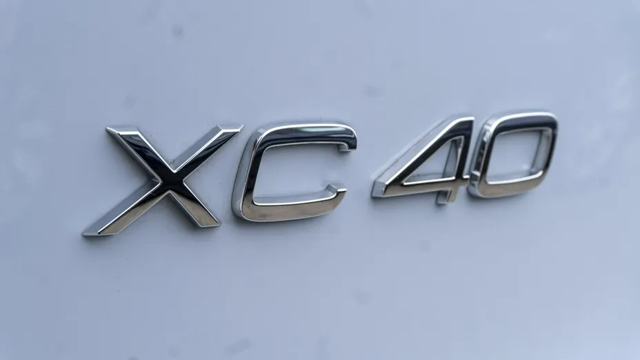 VOLVO XC40 -