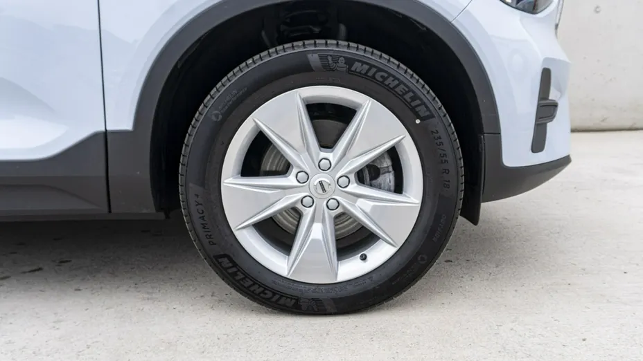 VOLVO XC40 -