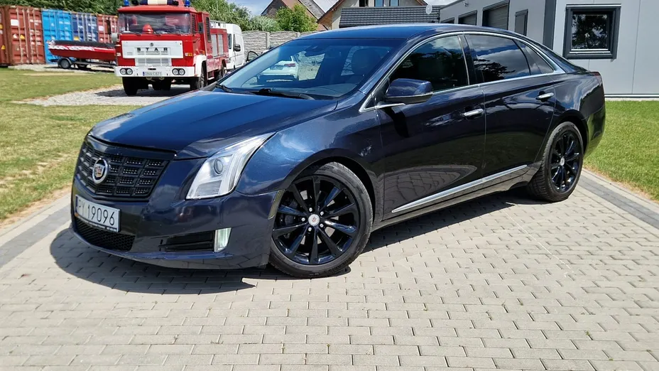 CADILLAC XTS -