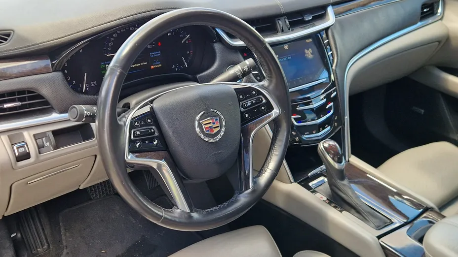 CADILLAC XTS -