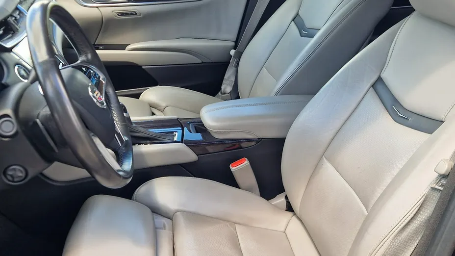 CADILLAC XTS -