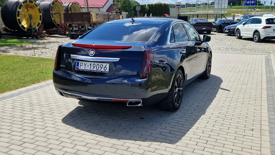 CADILLAC XTS -