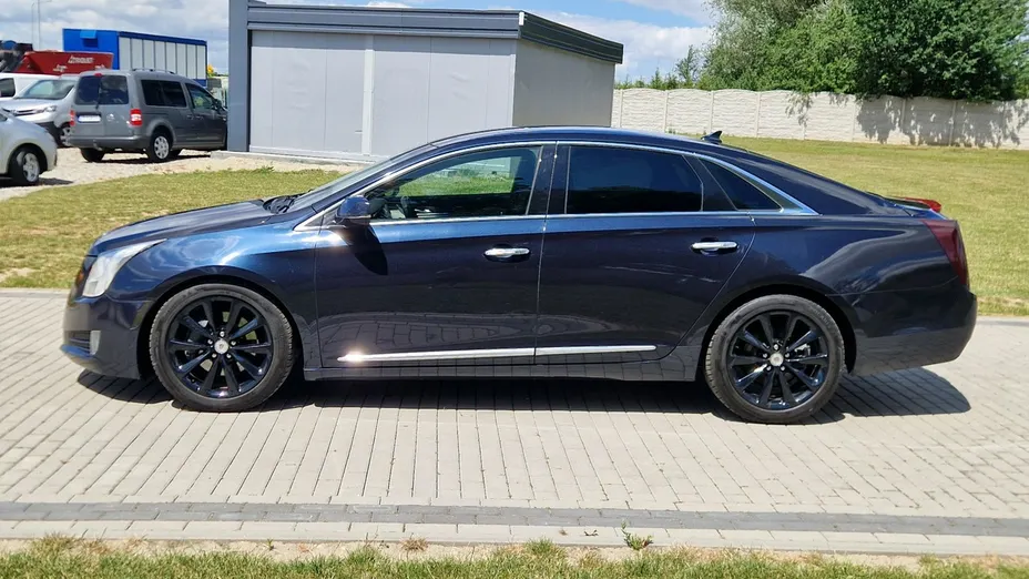 CADILLAC XTS -