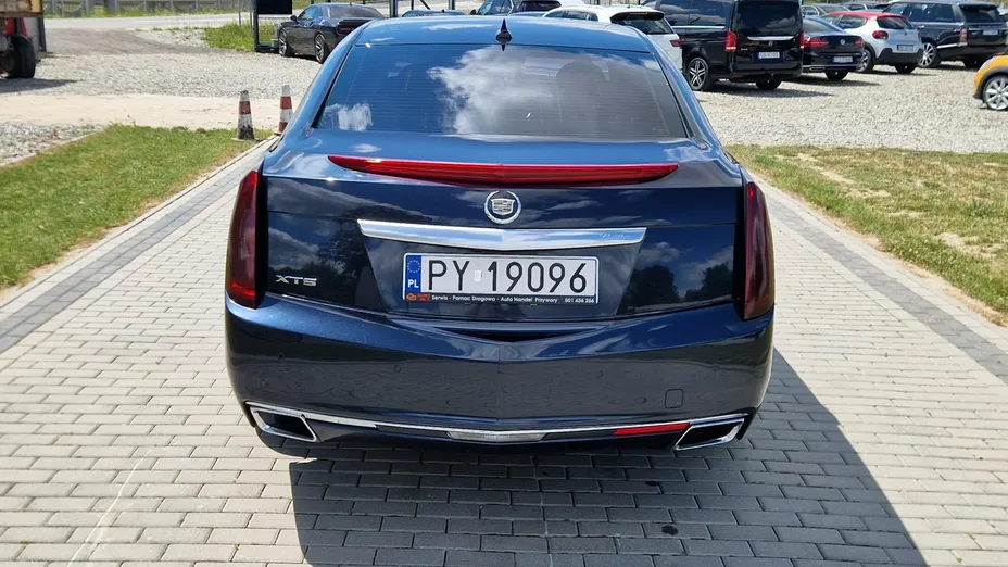 CADILLAC XTS -