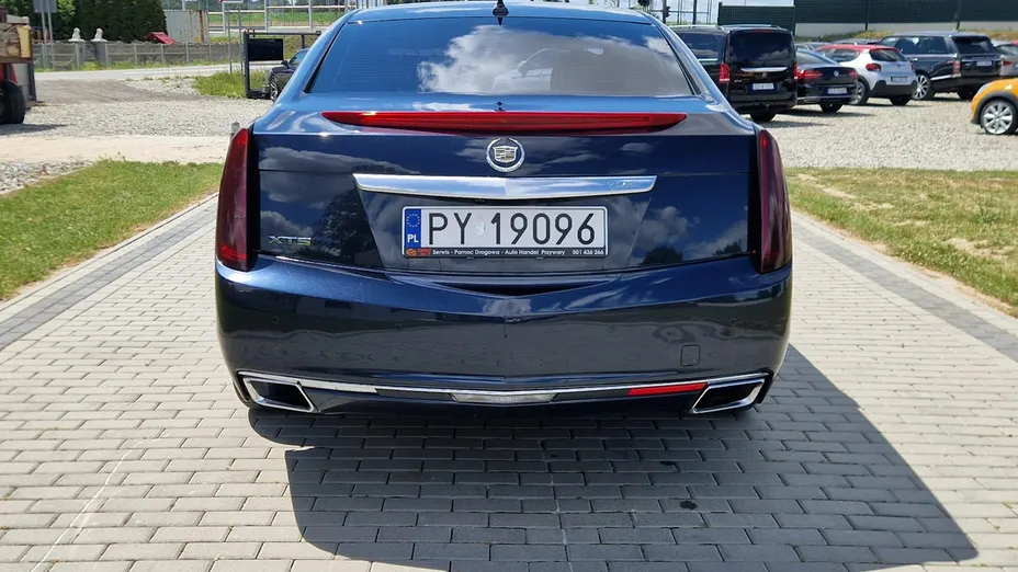 CADILLAC XTS -