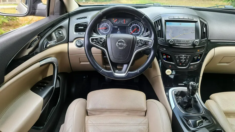 OPEL Insignia -