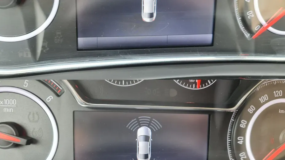 OPEL Insignia -