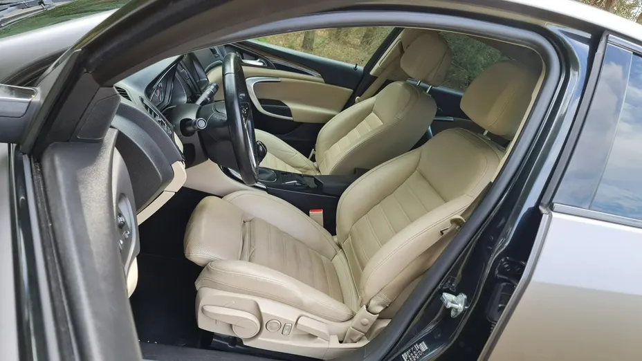 OPEL Insignia -