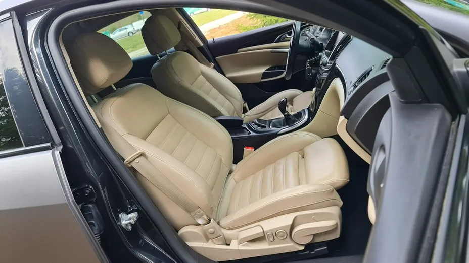 OPEL Insignia -
