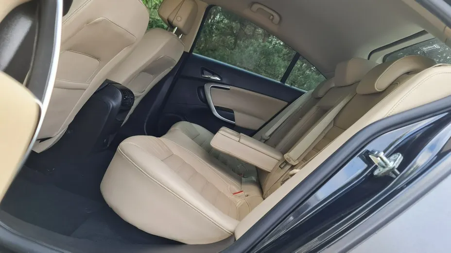 OPEL Insignia -