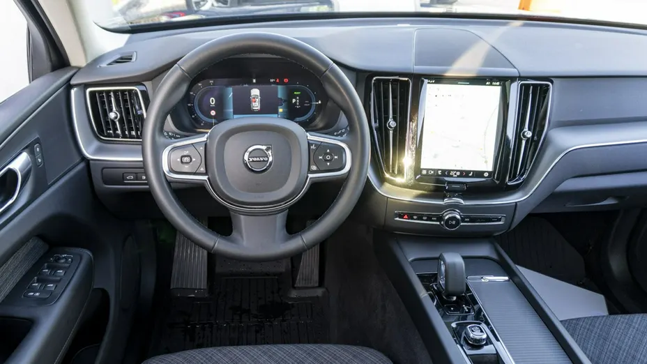 VOLVO XC60 -