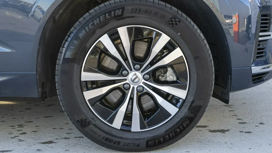 VOLVO XC60 -