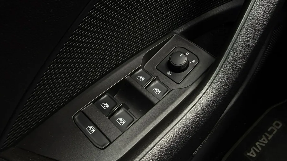 SKODA Octavia -
